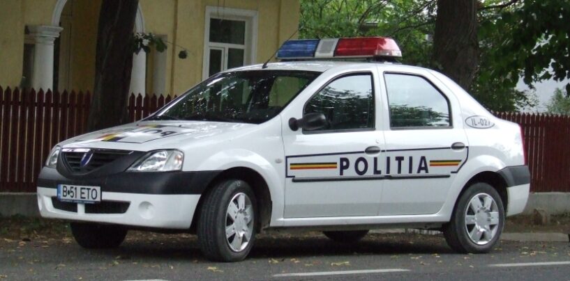 Cluj: Şase persoane, între care doi copii, rănite după ce o maşină a intrat într-un stâlp