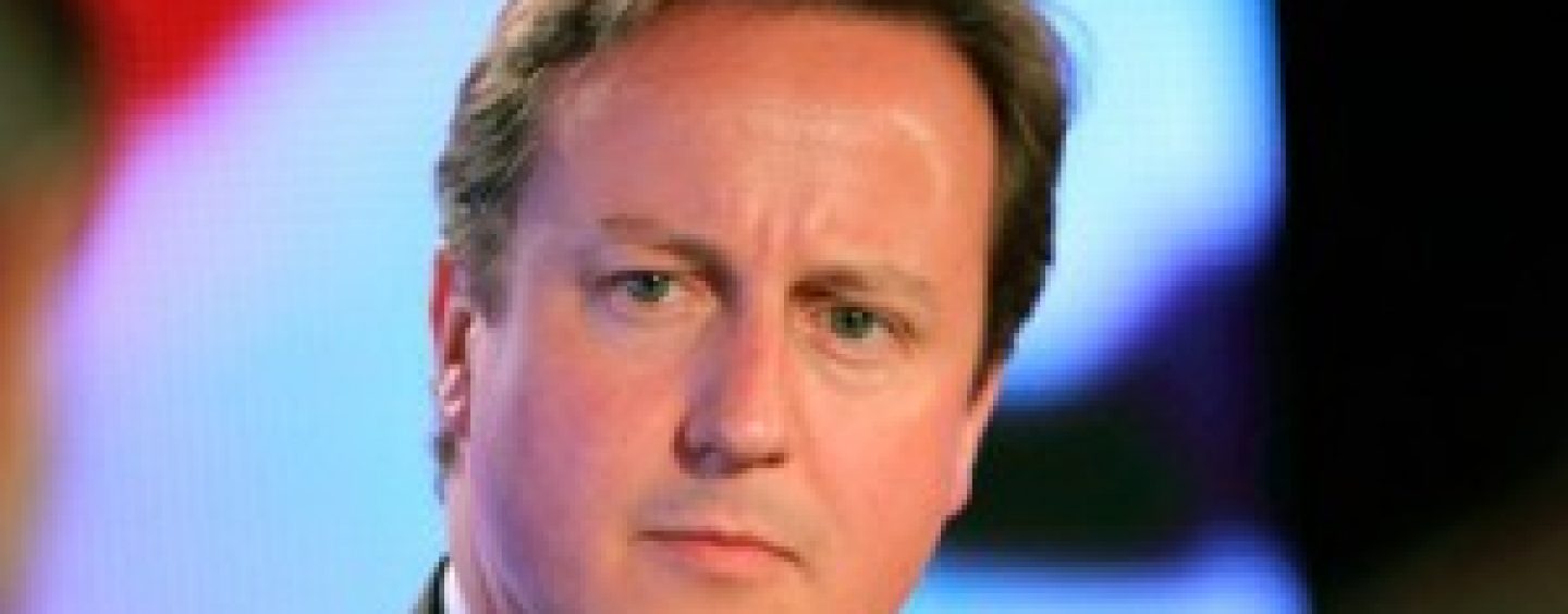 David Cameron intretine tensiunile in UE: premierul britanic isi mentine opozitia fata de Jean Claude Juncker