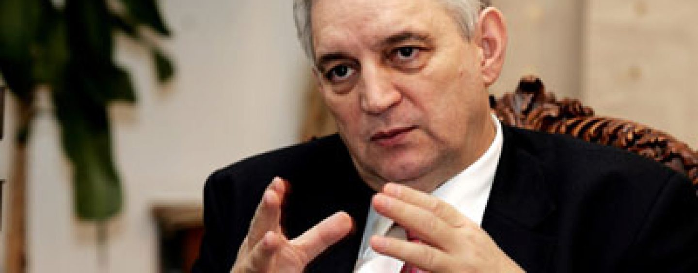 Ilie Sarbu: Băsescu ignora Parlamentul şi legile în ceea ce priveşte participarea la Consiliul European