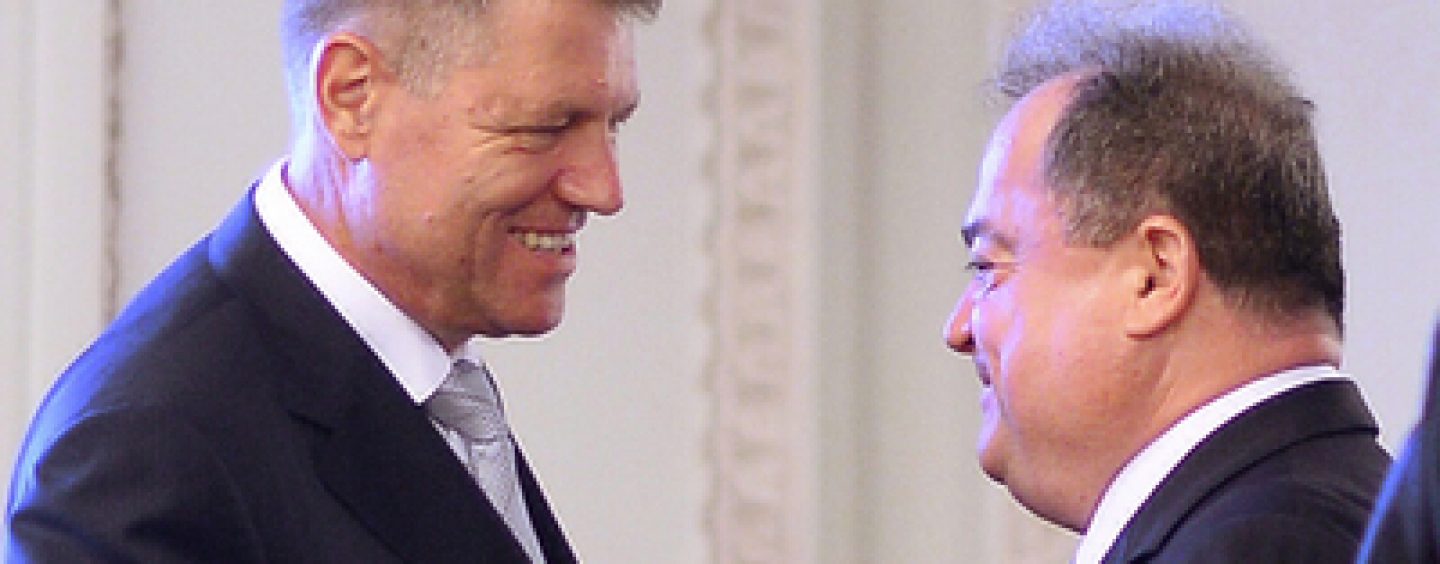 Klaus Iohannis face portretul candidatului dreptei: Politician serios, recunoscut, cu rezultate bune in sondaje