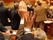 Camera Deputatilor a votat impotriva proiectului PDL de reducere a CAS cu 5%