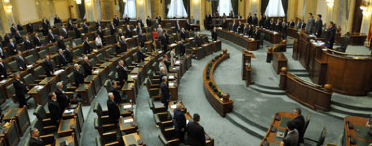 Senat: Magistratii condamnati definitiv isi pierd pensia speciala
