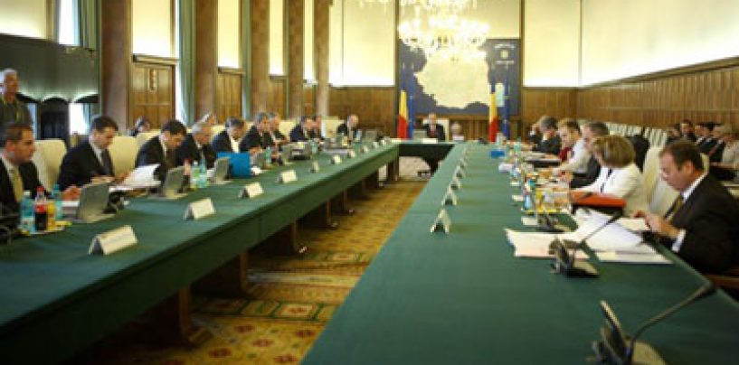 Noi privilegii pentru Avocatul Poporului, acordate de Guvernul Ponta printr-o ordonanta tinuta la secret