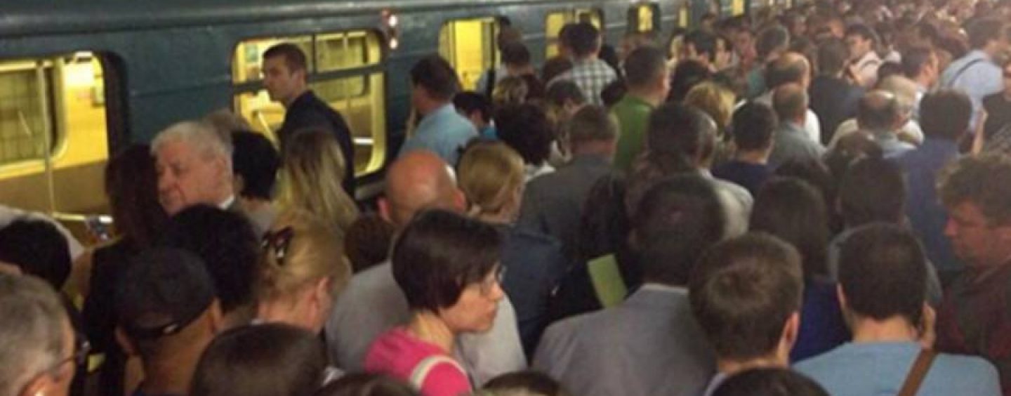 Accident la metroul din Moscova: Bilanțul victimelor a ajuns la 12 morti și 150 de raniti, in urma deraierii unui tren