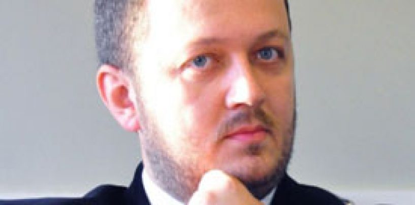 Adrian Papahagi a demisionat din PMP si spune ca Elena Udrea e un produs periculos
