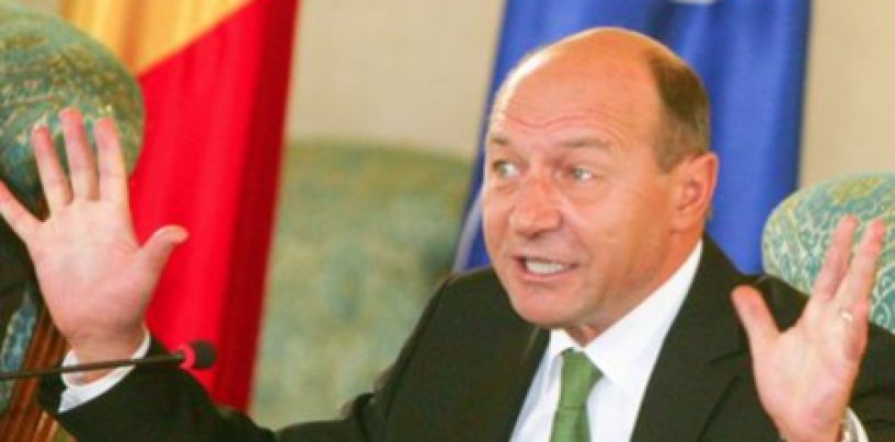 Traian Basescu recomanda infiintarea unor depozite pentru recolta de fructe din Republica Moldova