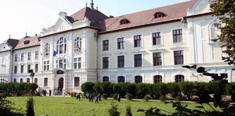 Un nou liceu romanesc, pe cale a fi desfiintat. UDMR continua politica de purificare etnica din scolile ardelene