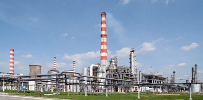 Descinderi de amploare la rafinăria Lukoil (Petrotel) din Ploieşti