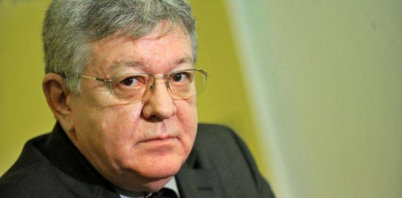 Corneliu Dobriţoiu solicită ORNISS o anchetă în cazul mapei uitate de Băsescu