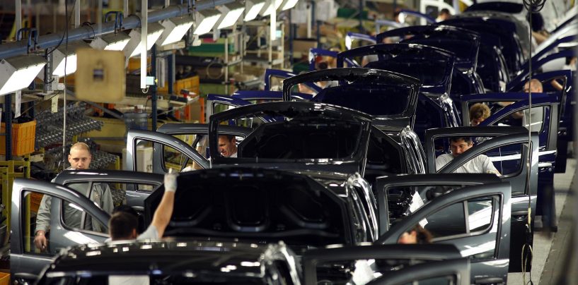 Producţia industrială a crescut în primele nouă luni din 2014