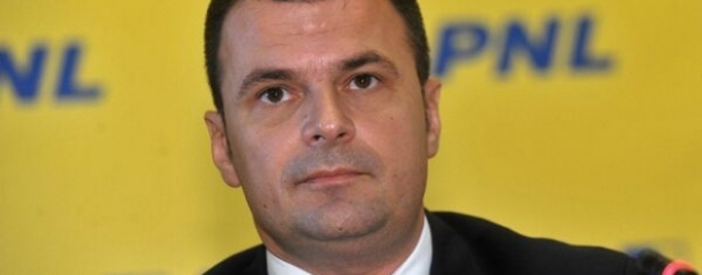 Deputatul PNL Mircea Rosca a fost retinut de procurori pentru trafic de influenta