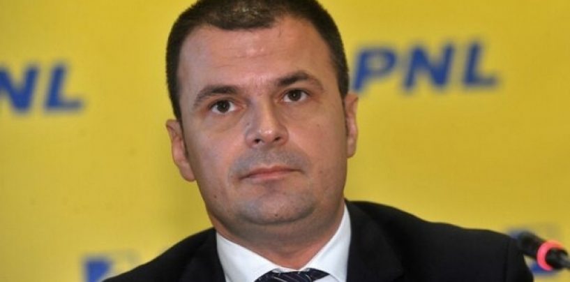 Deputatul PNL Mircea Rosca a fost retinut de procurori pentru trafic de influenta