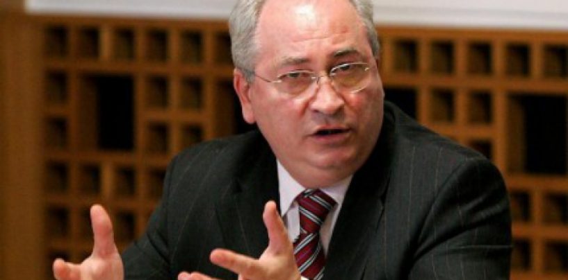 Autosuspendarea lui Tudor Chiuariu din PNL este doar de ochii lumii. Puiu Hasotti: El va activa in grupul liberal