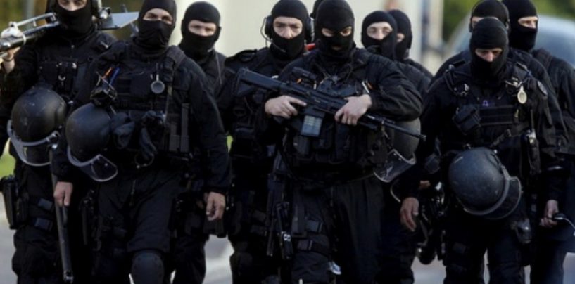 Cei doi frati teroristi au fost ucisi. Ostaticul a scapat nevatamat. A fost omorat si al treilea islamist