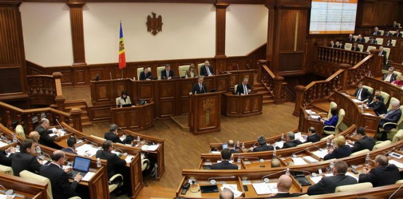 Un nou guvern al Republicii Moldova asteapta votul Parlamentului