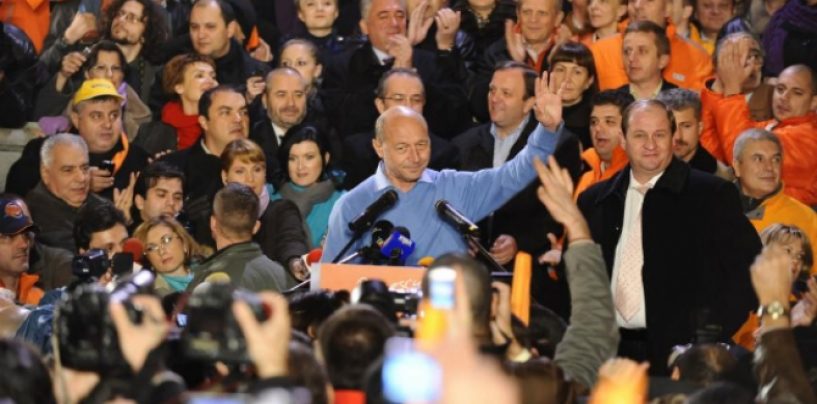 Referat DNA: Banii din mita Microsoft au ajuns in campania electorala a lui Traian Basescu din 2009. Apar nume ca Emil Boc, Elena Udrea sau Roberta Anastase