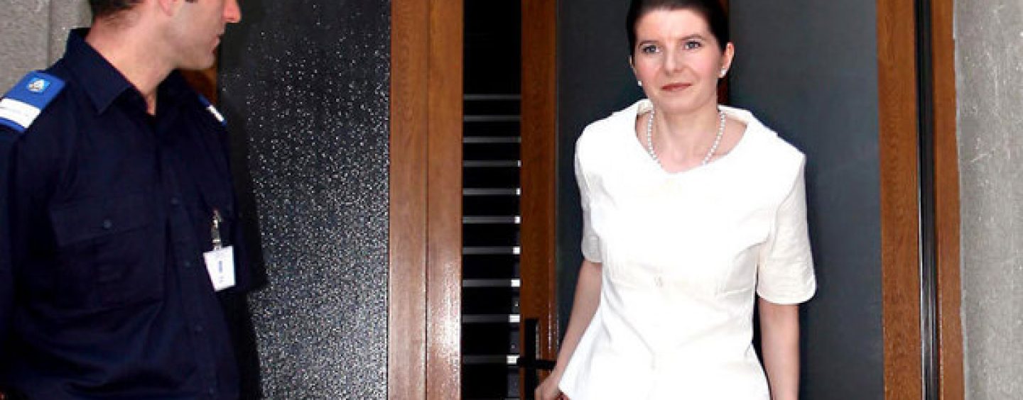 Preotii din Petrosani se implica in actul de justitiei. Ei cer eliberarea din puscarie a Monicai Iacob Ridzi