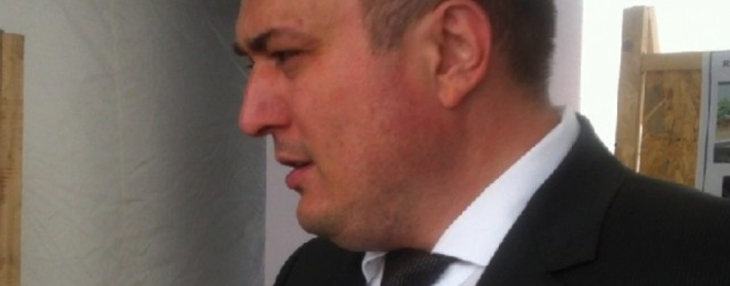 Primarul Ploiestiului, Iulian Badescu, a lesinat in drumul spre arestul preventiv