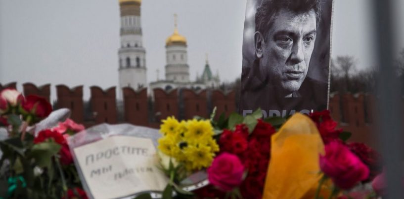 Inmormantarea lui Boris Nemtov se desfasoara sub auspiciile unei cenzuri atente a Kremlinului