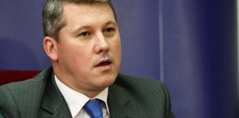 Catalin Predoiu: Romania guvernului PNL este formata din fermieri cu camioneta si tractor propriu