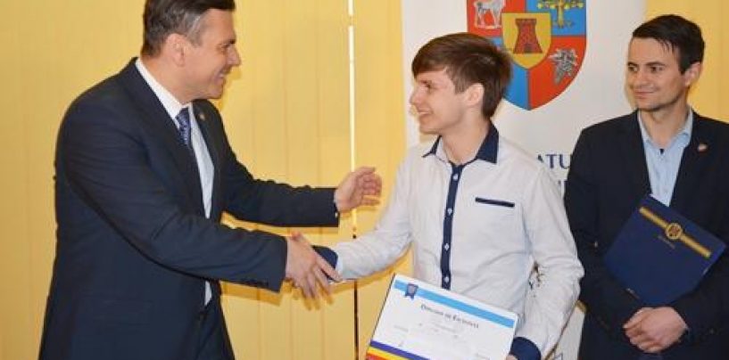 Un regizor satmarean, premiat de CJ  pentru castigarea unui premiu international de film