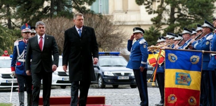 Premierul interimar, Gabriel Oprea, i-a facut presedintelui Klaus Iohannis, salariu de 200 milioane de lei pe luna