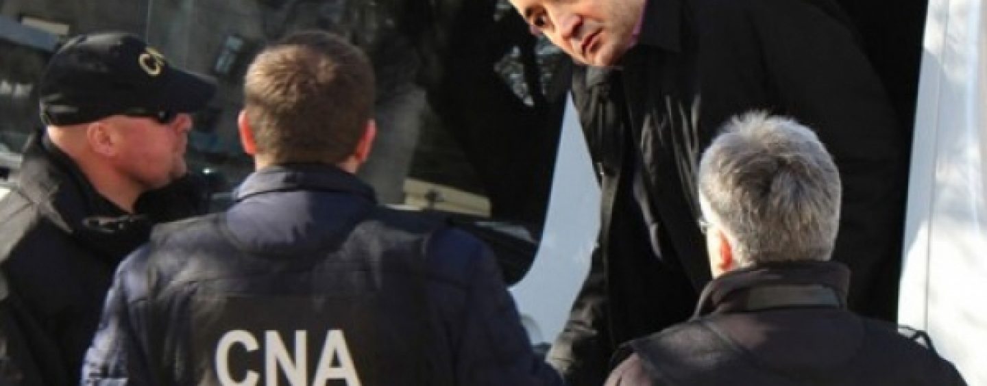 Dupa un scenariu romanesc: Fostul premier al Republicii Moldova, Vlad Filat, a fost saltat de procurori in dosarul “jaful secolului”