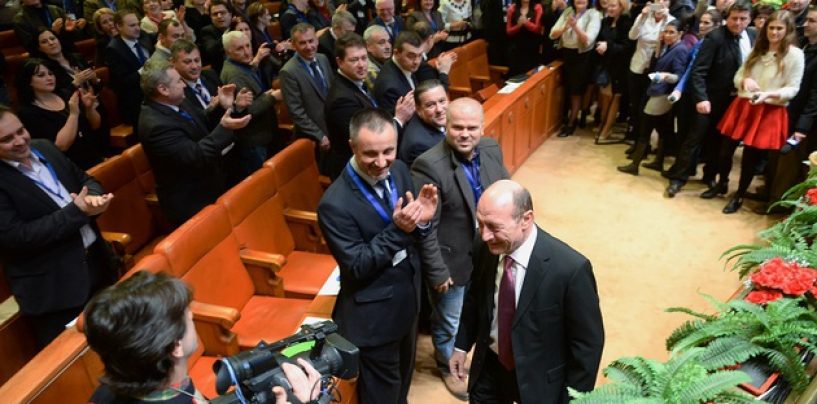 Traian Basescu, presedinte al Miscarii Populare. Eugen Tomac, presedinte executiv