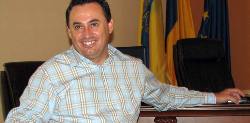 Dezvaluiri din Republica Gheorghe Falca. Cum sunt aruncati banii publici  direct in cosurile de gunoi. Cum zboara bugetul local pe avioane in miniatura