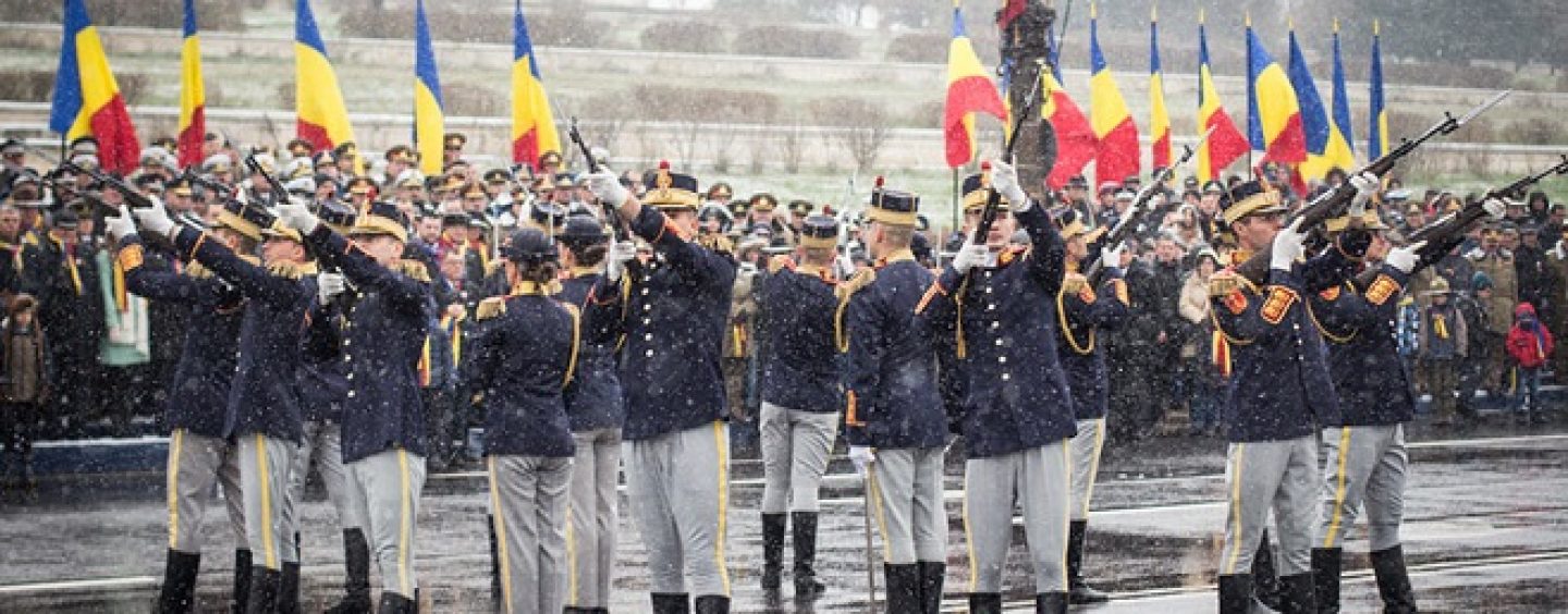 Ziua Nationala a Romaniei. Parada militara de toata frumusetea In Piata Constitutiei