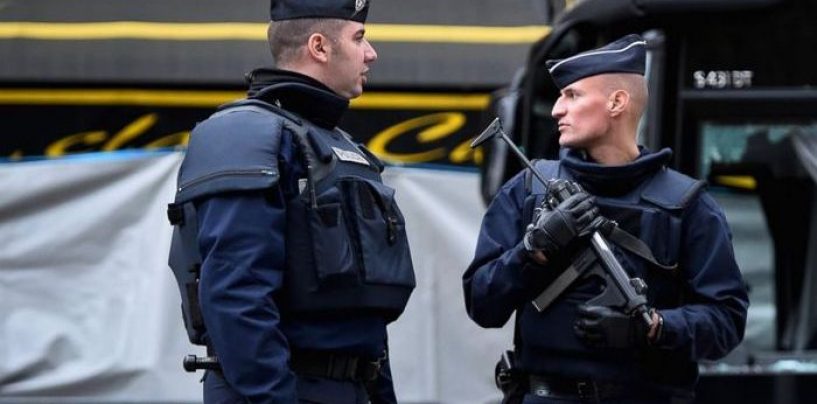 Un noua tentativa de atac terorist la Paris. Atacatorul a fost impuscat mortal