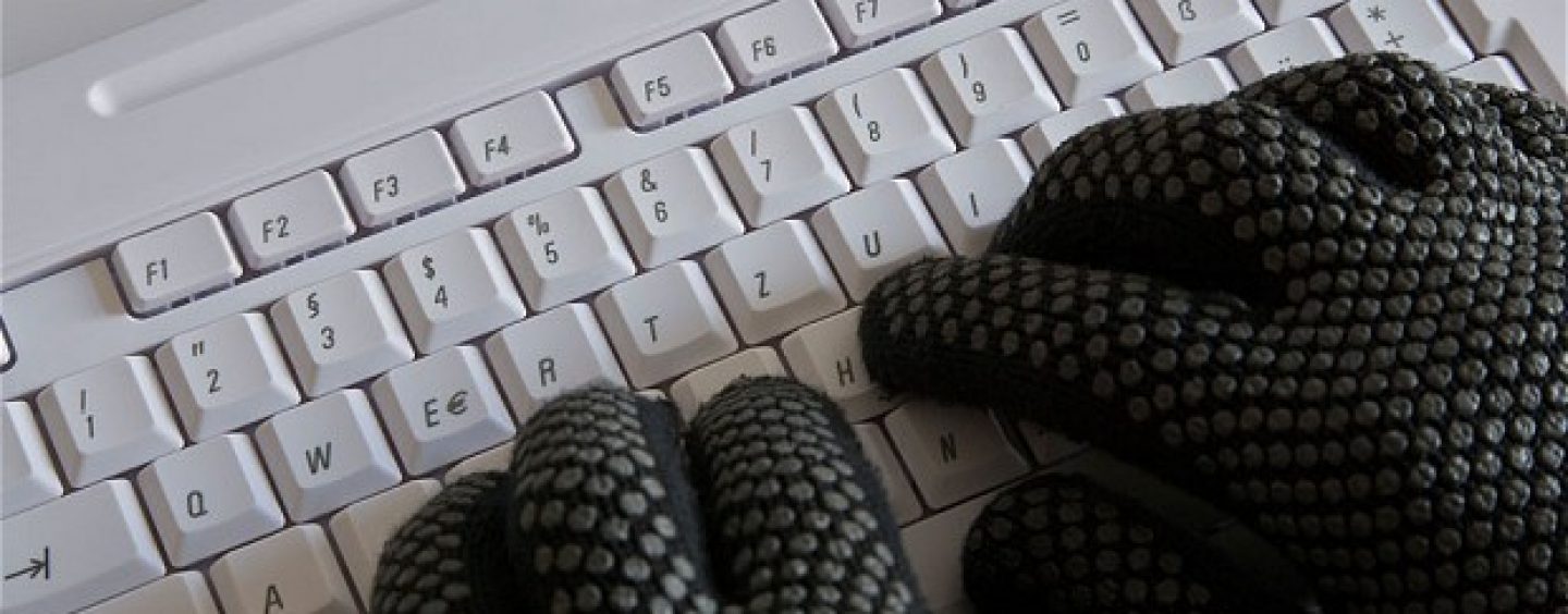 Decizie. Hackerul Guccifer nu va fi extrădat în SUA