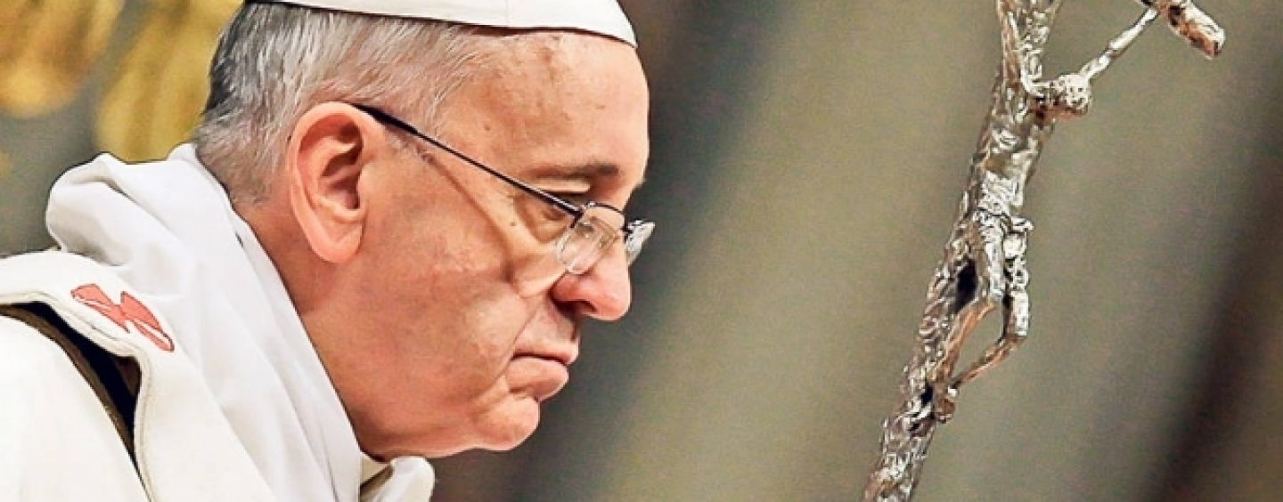 Papa se va ruga, în Mexic, în faţa unei cruci şi a unor pantofi abandonaţi la graniţa cu SUA