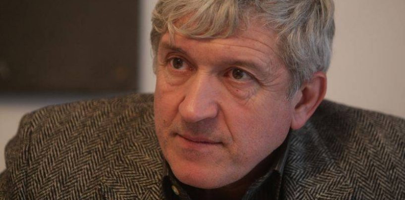 Europarlamentarul Mircea Diaconu, luat la ochi de presa franceza: 13 consilieri personali