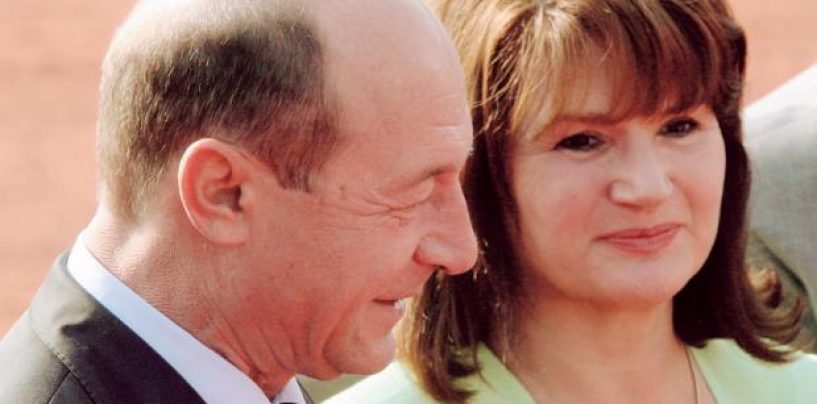 Traian si Maria Basescu au primit cetatenie moldoveneasca. Ei si-au depus actele pe 8 martie