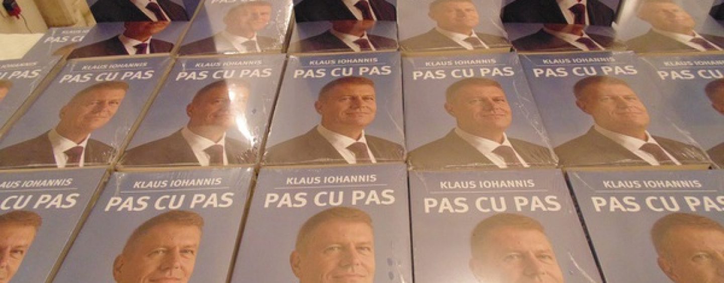 Minciuni prezidențiale. Statul român finanțează editarea cărții lui Klaus Iohannis în limba chineză