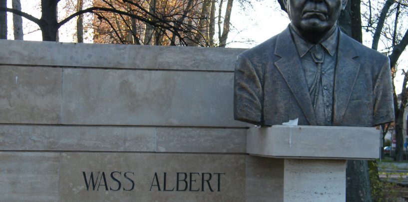 Procurorii români l-au reabilitat pe criminalul de război, Albert Wass