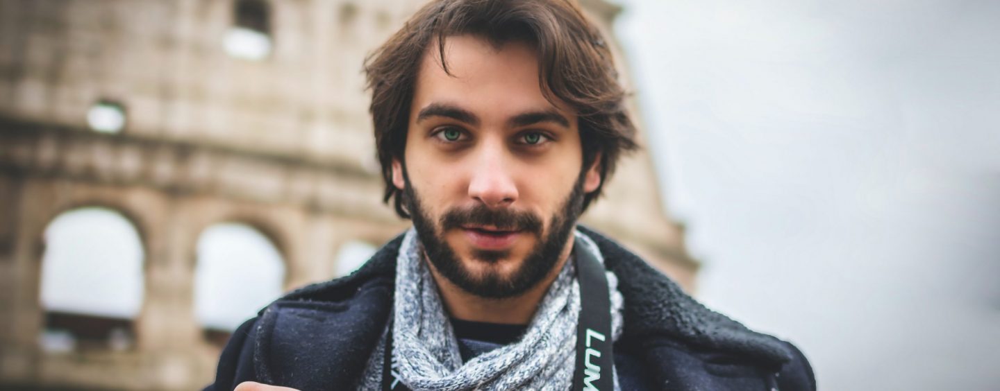 5 moduri de a purta fularul cu stil