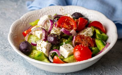 7 idei de salate rapide pentru zile caniculare