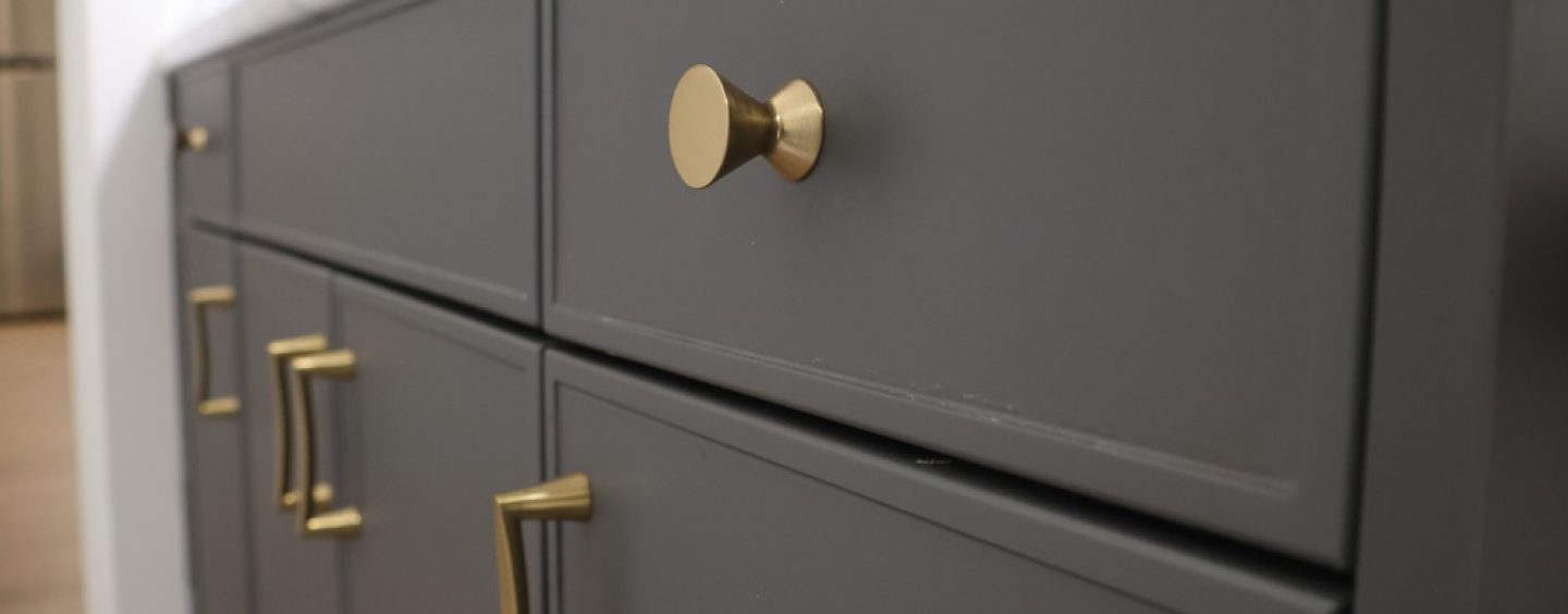 Idei de reîmprospătare a mobilierului prin înlocuirea accesoriilor decorative